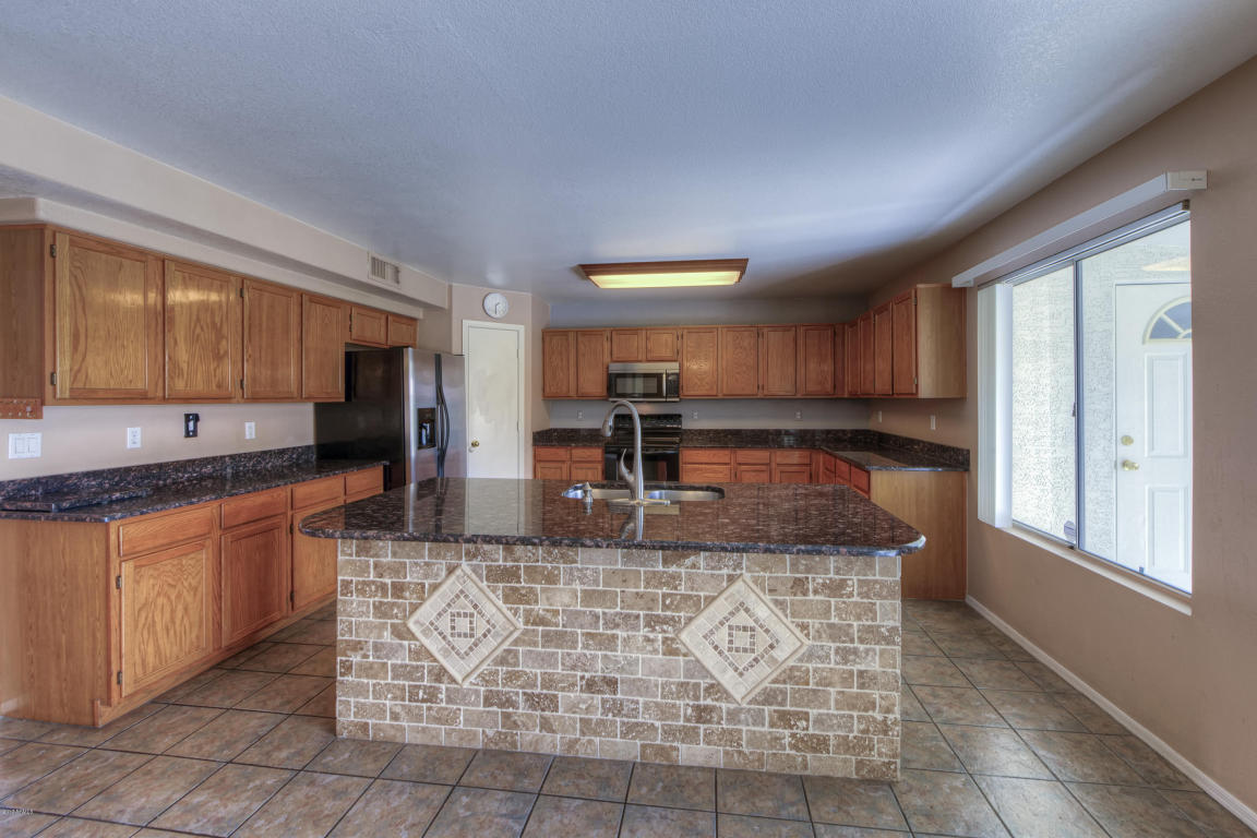 2817 E Hononegh Dr, Phoenix, AZ 85050 photo 6