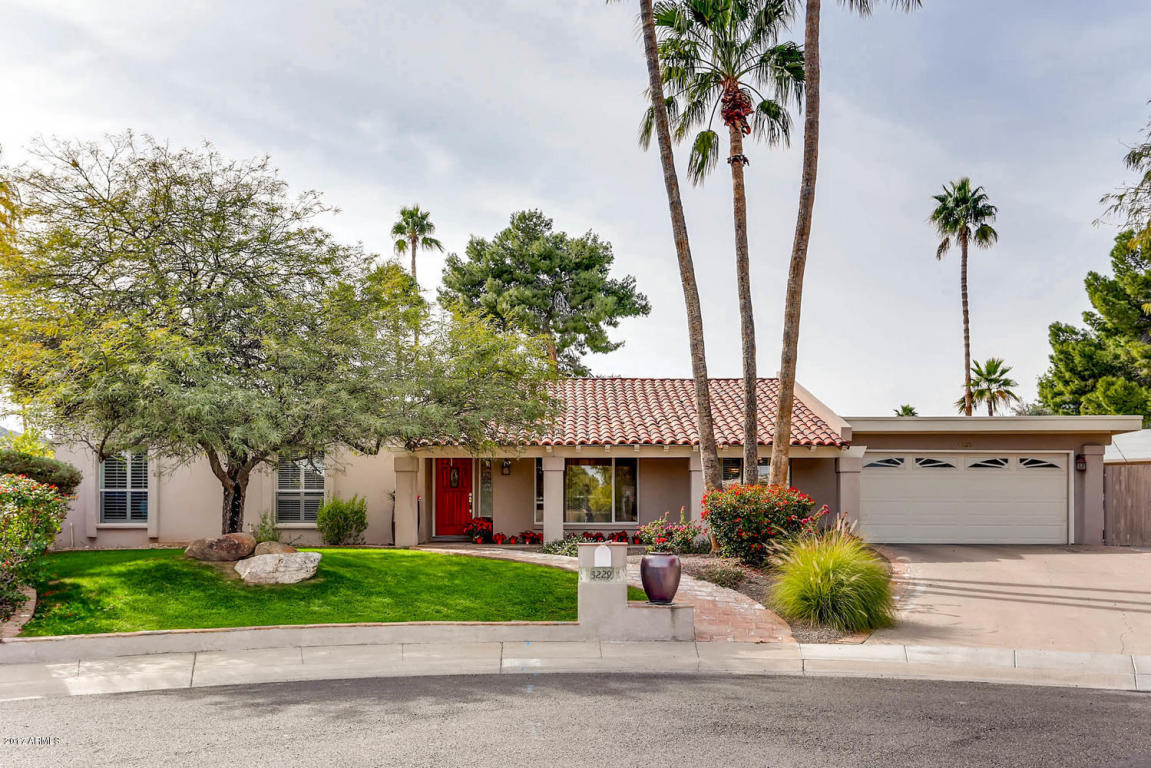 3229 E Lazy Ln, Phoenix, AZ 85028 photo 1
