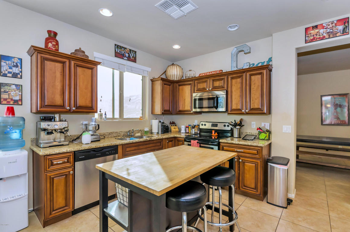 1428 E Branham Ln, Phoenix, AZ 85042 photo 4