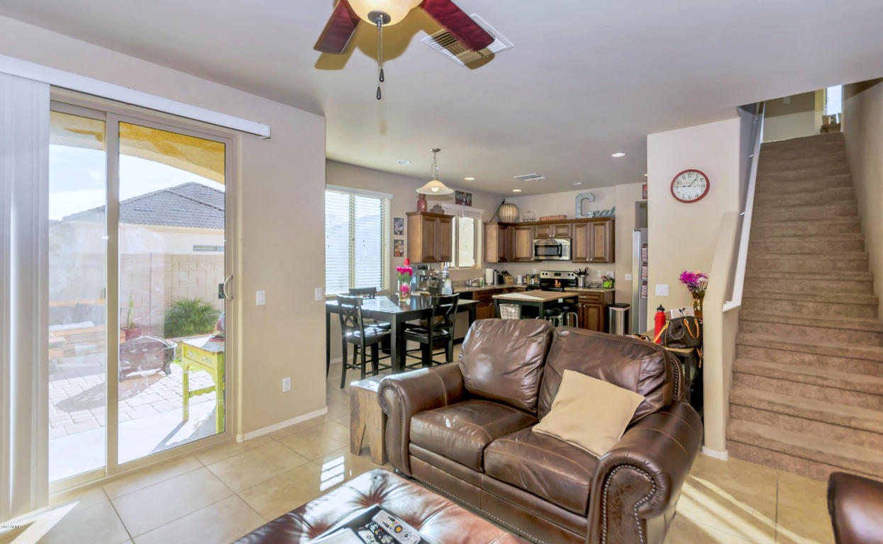 1428 E Branham Ln, Phoenix, AZ 85042 photo 2