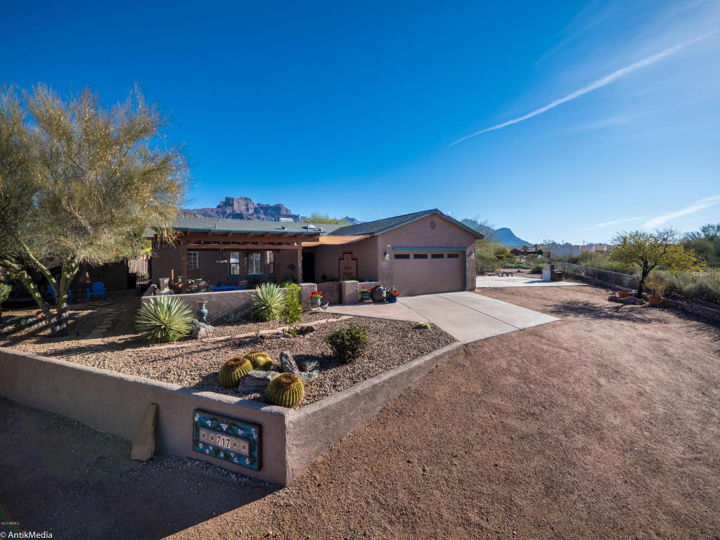 717 S Val Vista Rd, Apache Junction, AZ 85119 photo 2