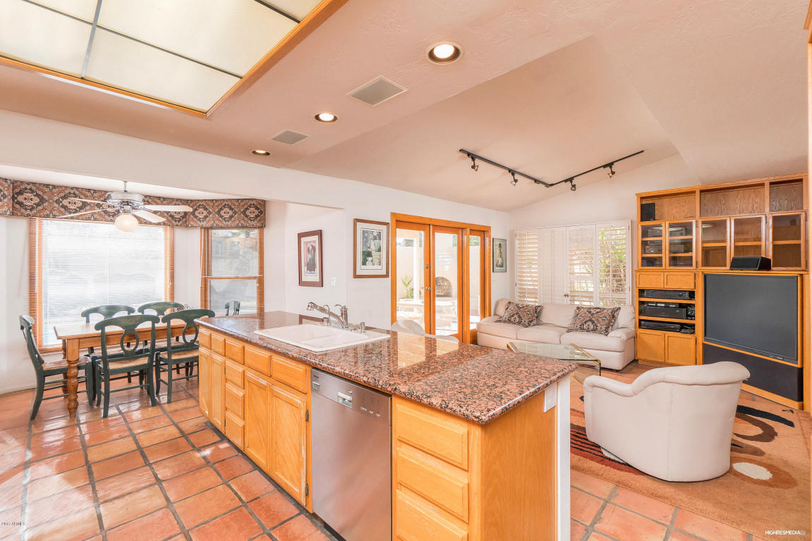 707 E Kaler Dr, Phoenix, AZ 85020 photo 9