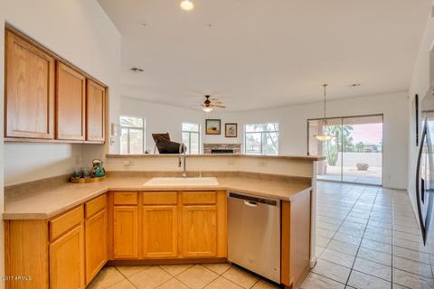 2202 E Branham Ln, Phoenix, AZ 85042 photo 9