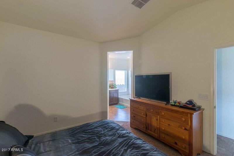 2756 E Gillcrest Rd, Gilbert, AZ 85298 photo 12