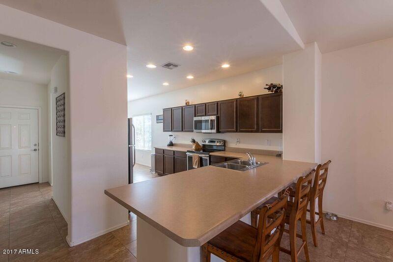 2756 E Gillcrest Rd, Gilbert, AZ 85298 photo 6
