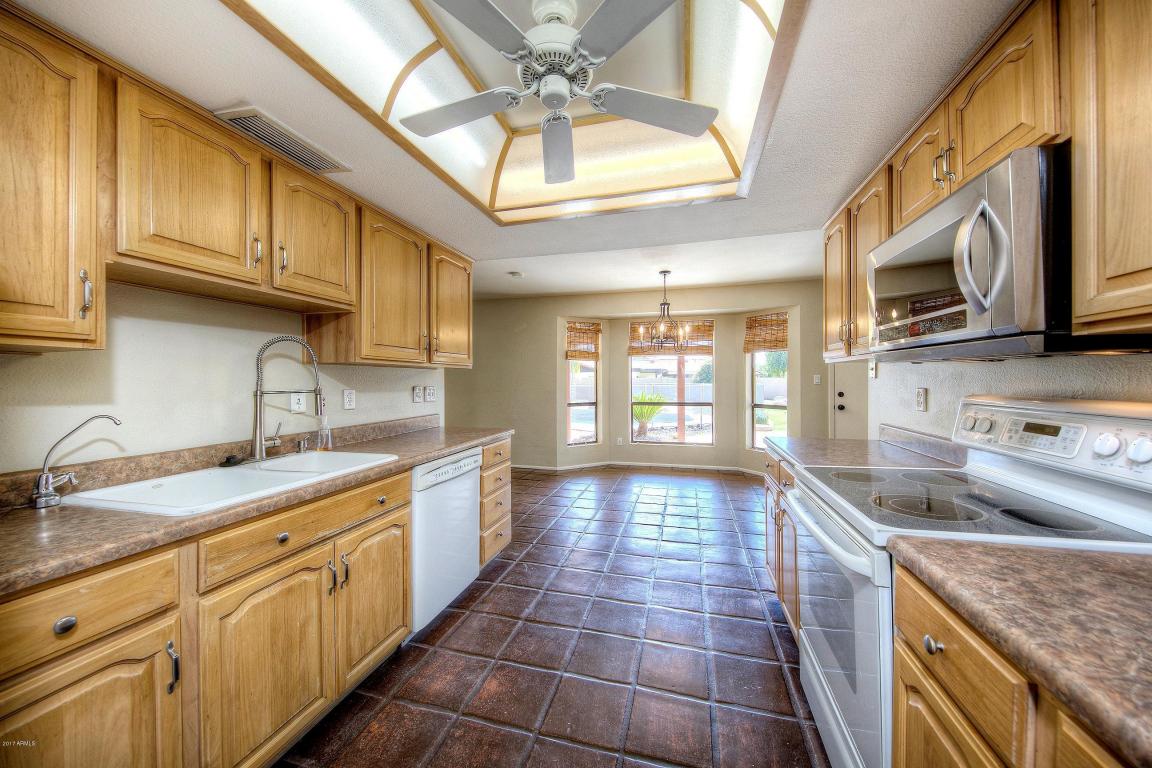 325 E Beck Ln, Phoenix, AZ 85022 photo 8