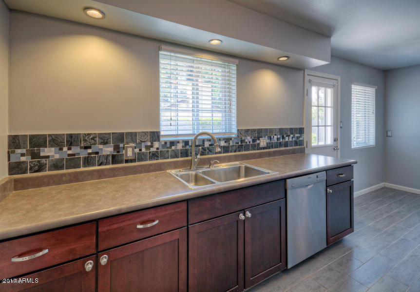 301 E Rovey Ave, Phoenix, AZ 85012 photo 4