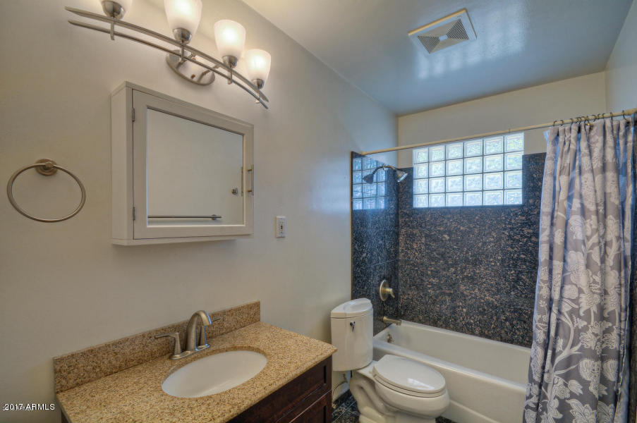 301 E Rovey Ave, Phoenix, AZ 85012 photo 1