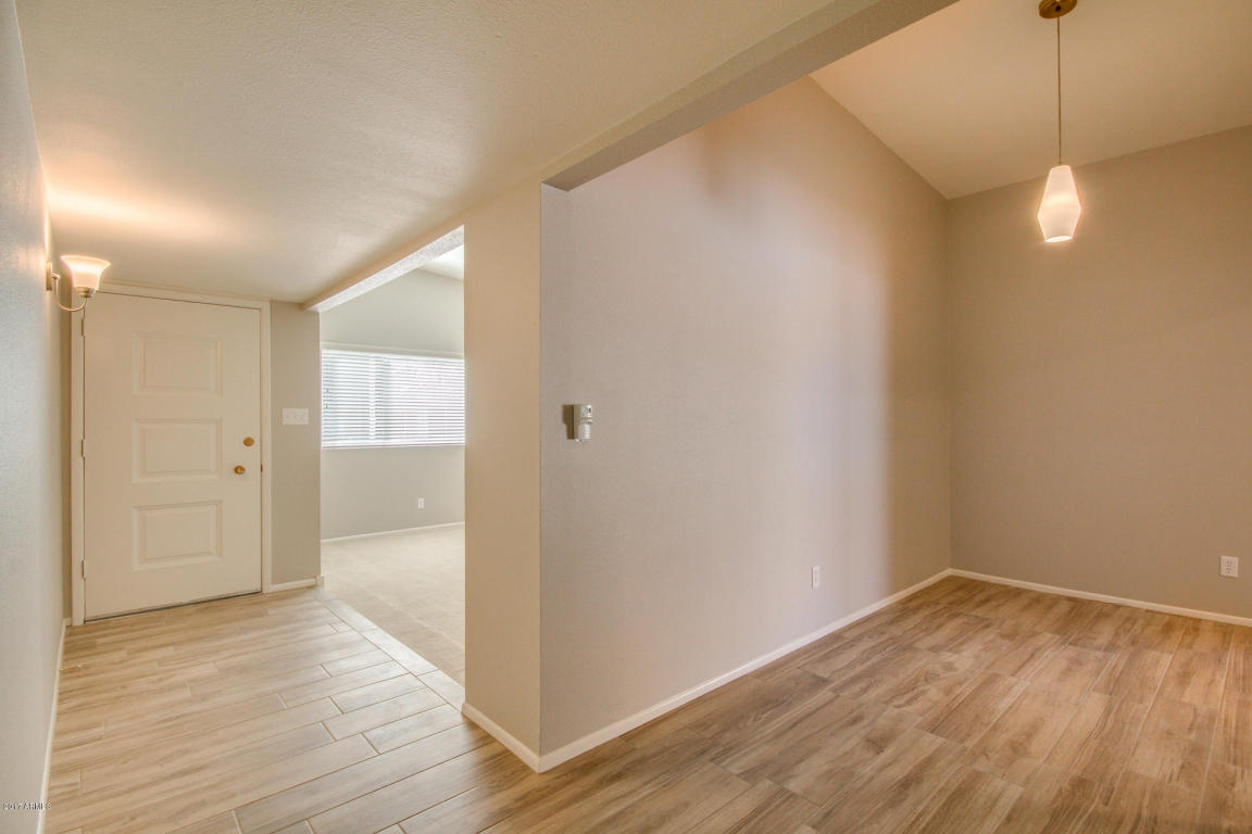 3915 E Becker Ln, Phoenix, AZ 85028 photo 5