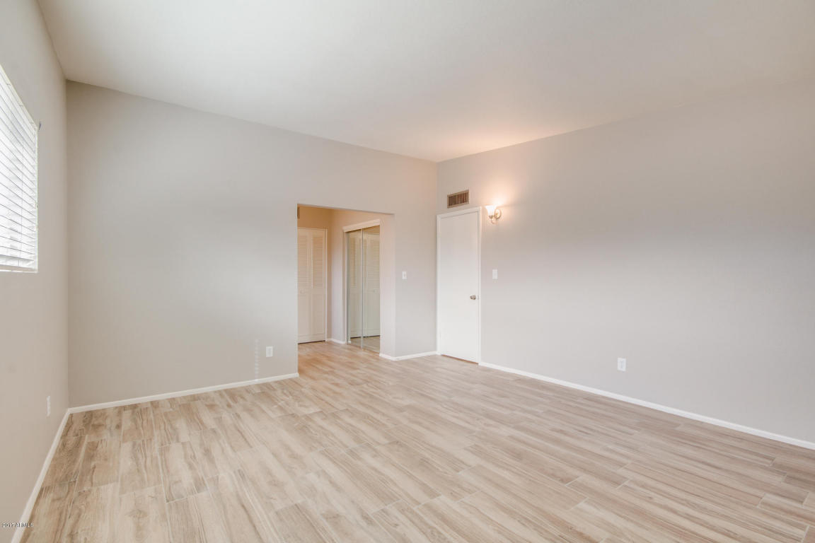 3915 E Becker Ln, Phoenix, AZ 85028 photo 24