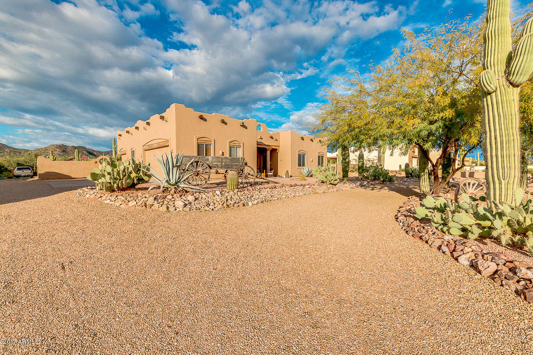 854 E Moon Vista St, Apache Junction, AZ 85119 photo 3