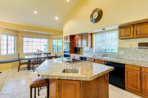 2128 E Catamaran Dr, Gilbert, AZ 85234 photo 3