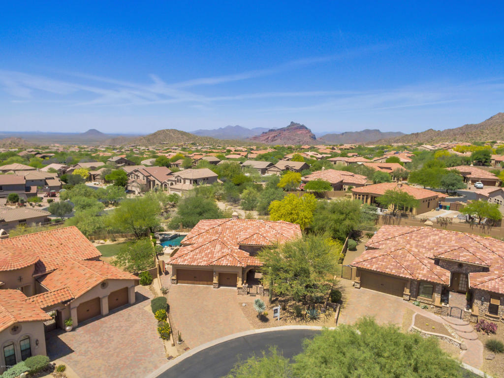 8010 E Sugarloaf Cir, Mesa, AZ 85207 photo 2
