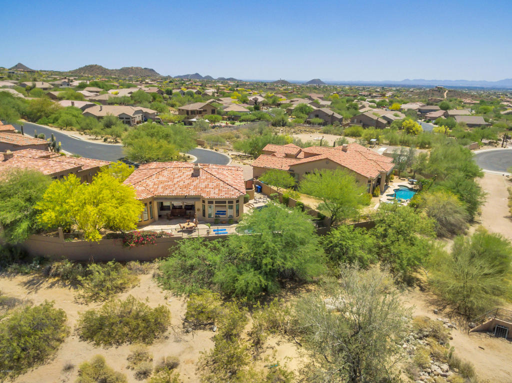 8010 E Sugarloaf Cir, Mesa, AZ 85207 photo 3