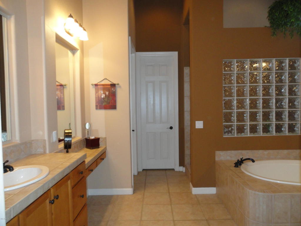 8010 E Sugarloaf Cir, Mesa, AZ 85207 photo 28
