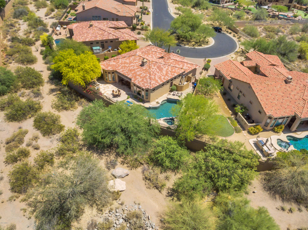8010 E Sugarloaf Cir, Mesa, AZ 85207 photo 4