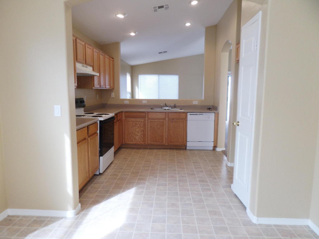 2324 W Carson Rd, Phoenix, AZ 85041 photo 5