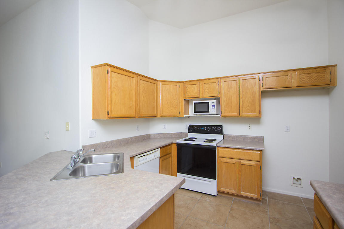 2038 E Aire Libre Ave, Phoenix, AZ 85022 photo 3