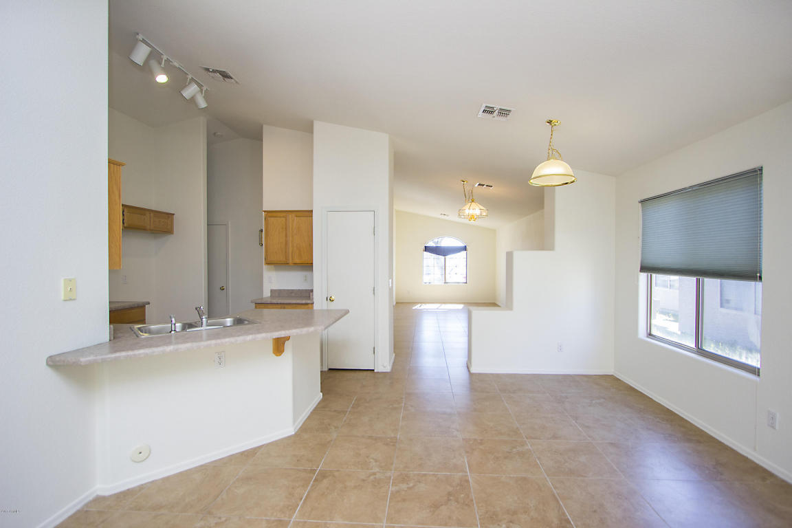 2038 E Aire Libre Ave, Phoenix, AZ 85022 photo 4