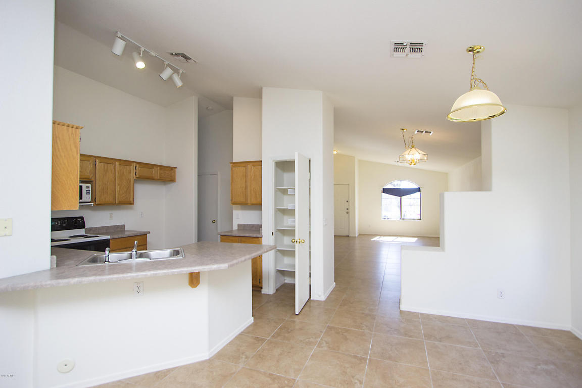 2038 E Aire Libre Ave, Phoenix, AZ 85022 photo 7