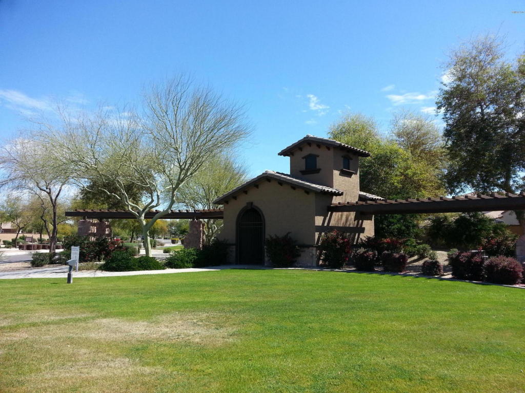3334 E Blue Ridge Way, Gilbert, AZ 85298 photo 2