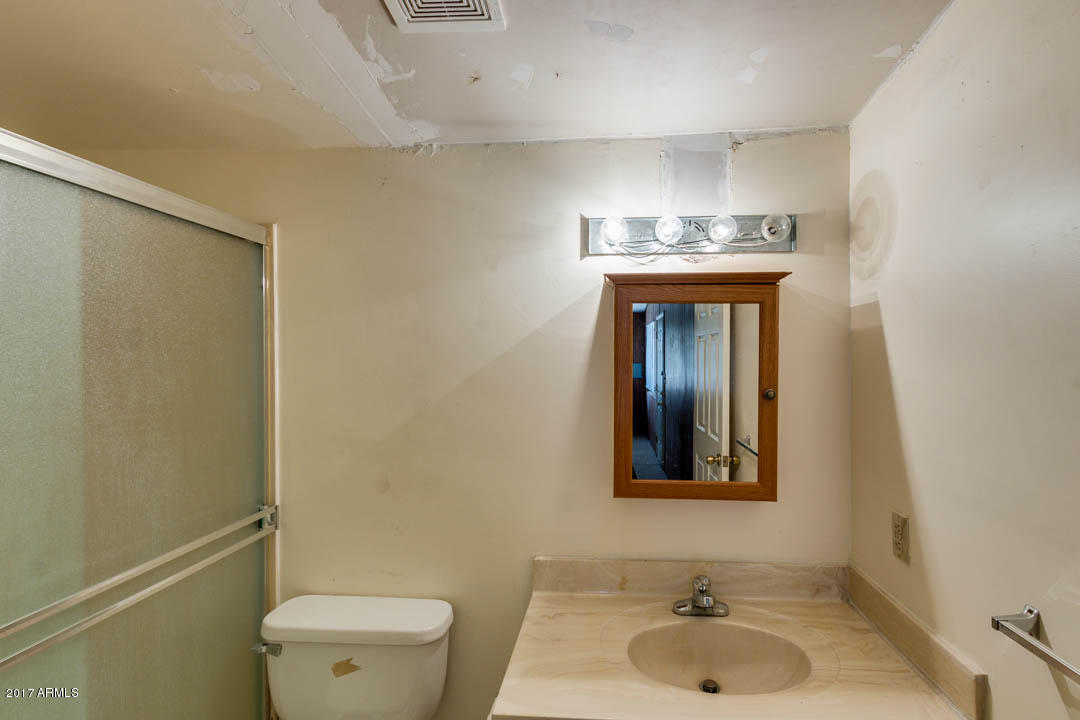 3201 E Hazelwood St, Phoenix, AZ 85018 photo 8