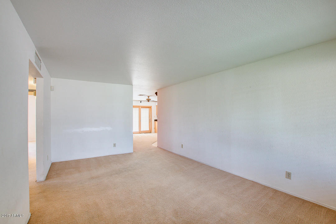 4737 E Pollack Ln, Phoenix, AZ 85042 photo 8