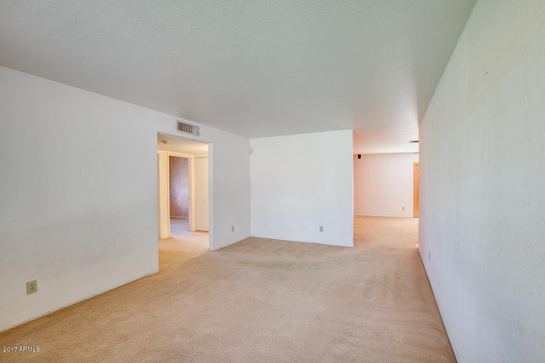 4737 E Pollack Ln, Phoenix, AZ 85042 photo 7