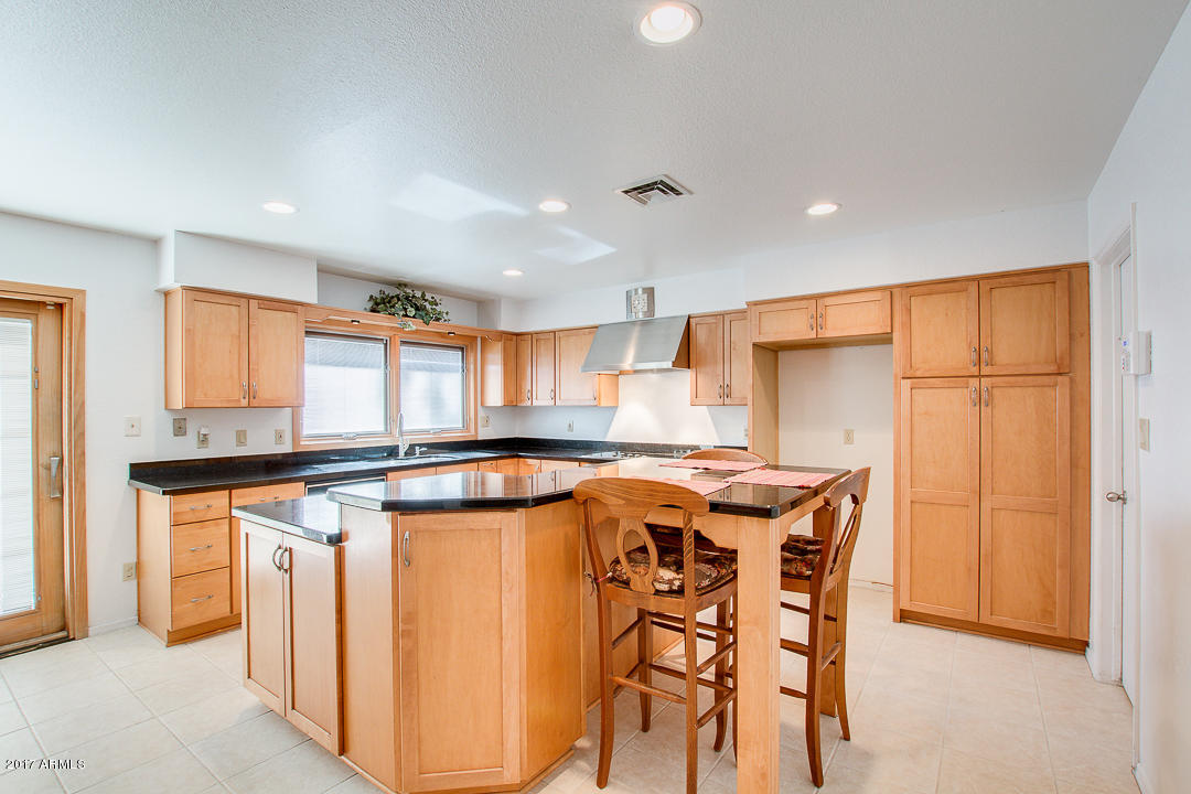 4737 E Pollack Ln, Phoenix, AZ 85042 photo 10