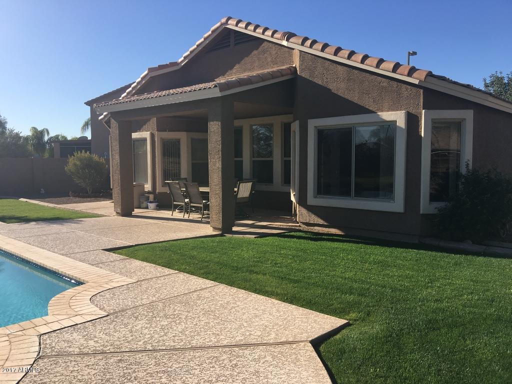 784 E Iris Ct, Gilbert, AZ 85296 photo 2