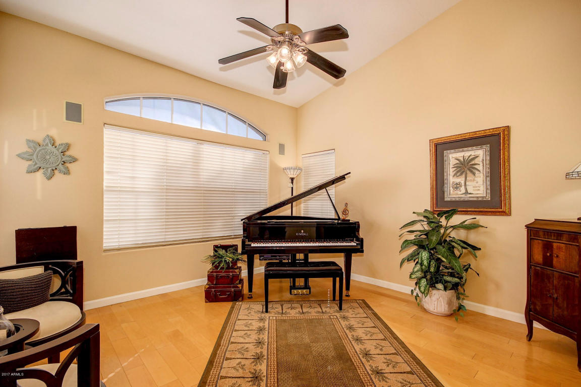 2104 E Granite View Dr, Phoenix, AZ 85048 photo 8