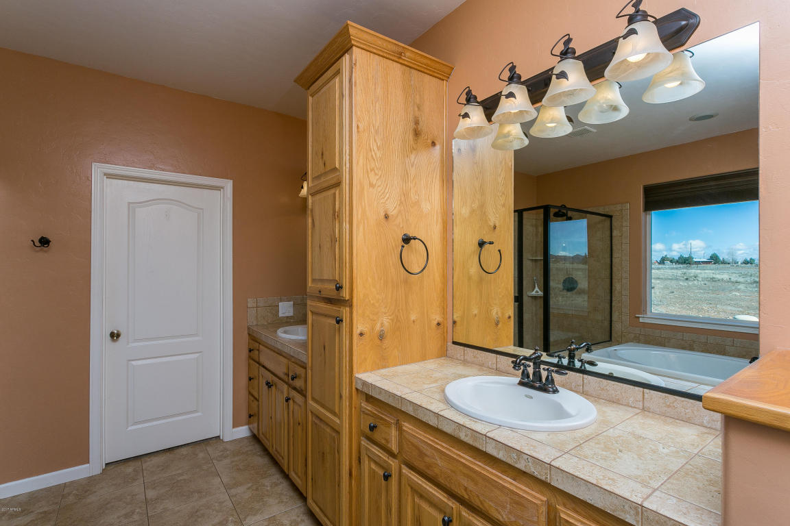 22070 N Rustic Ranch Rd, Paulden, AZ 86334 photo 17