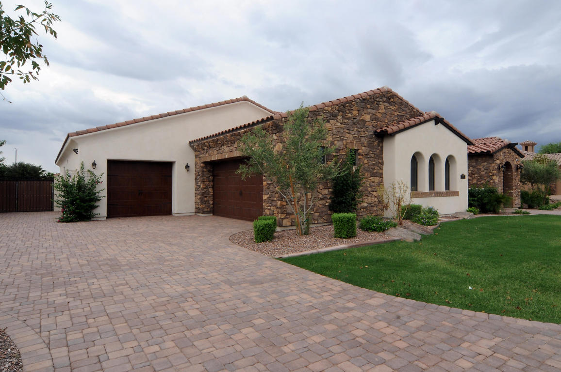 4381 E Taurus Pl, Chandler, AZ 85249 photo 2