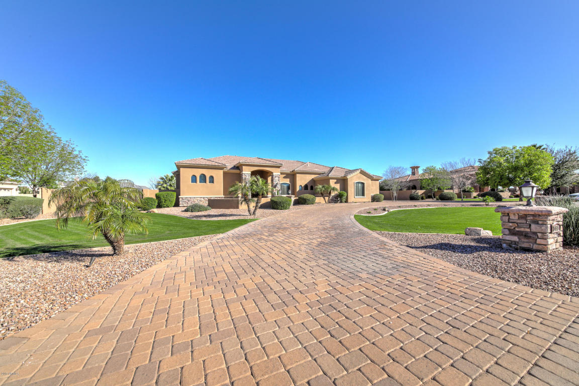 2152 E Sanoque Ct, Gilbert, AZ 85298 photo 9
