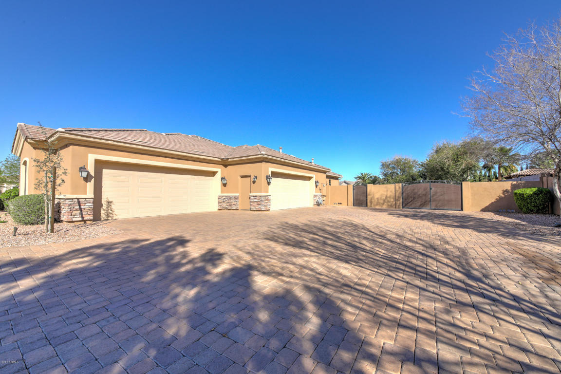 2152 E Sanoque Ct, Gilbert, AZ 85298 photo 13