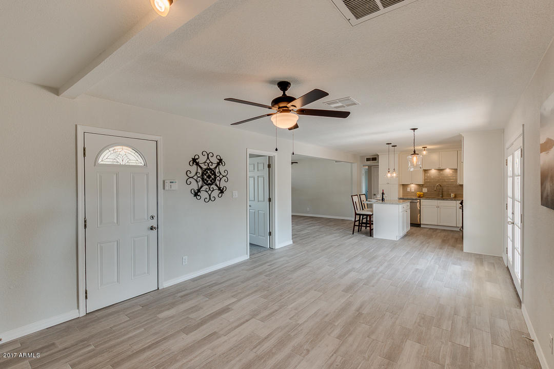 1429 S Roberts Rd, Tempe, AZ 85281 photo 3