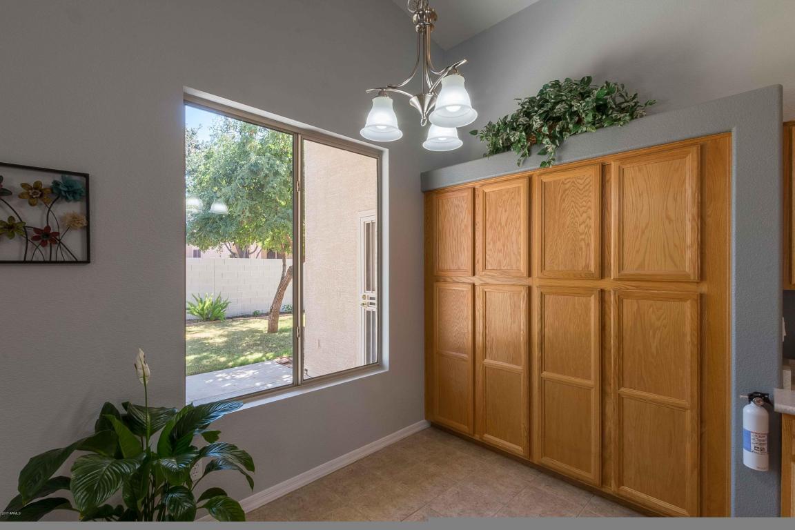 4489 E Apricot Ln, Gilbert, AZ 85298 photo 9