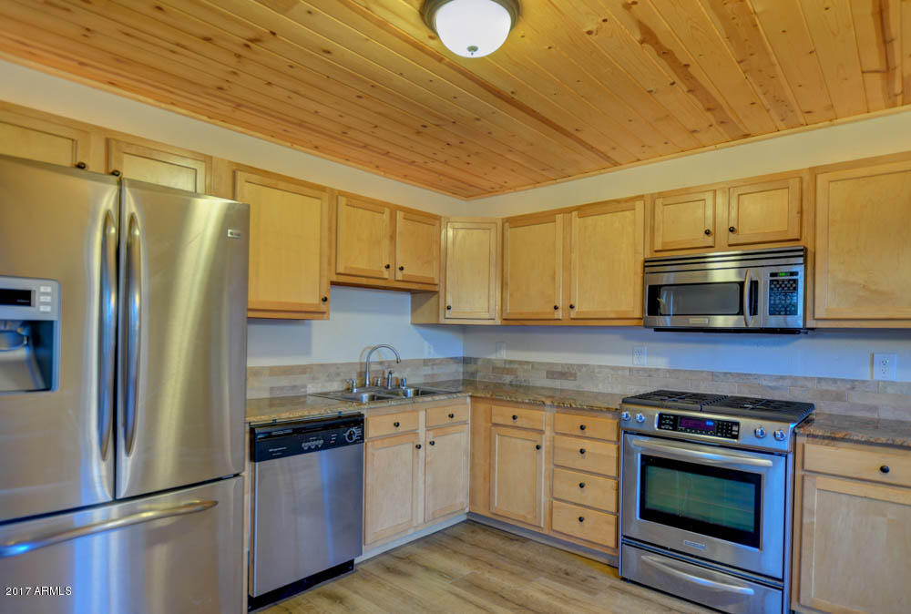 3340 Cedar Dr, Overgaard, AZ 85933 photo 6