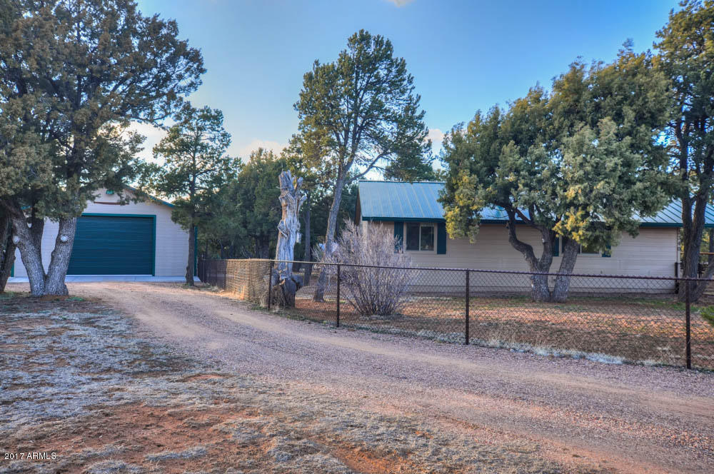 3340 Cedar Dr, Overgaard, AZ 85933 photo 22