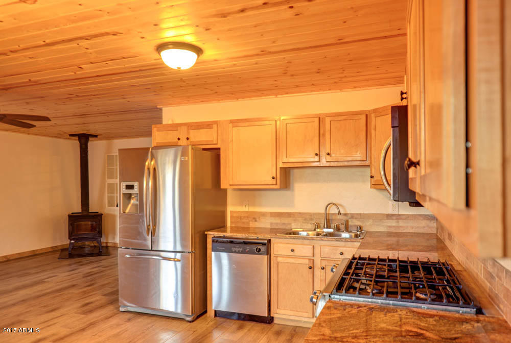 3340 Cedar Dr, Overgaard, AZ 85933 photo 4