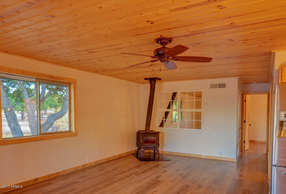 3340 Cedar Dr, Overgaard, AZ 85933 photo 5