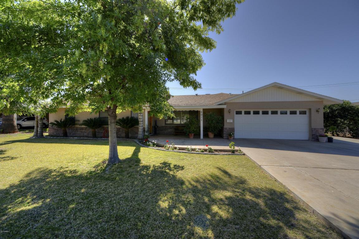 5011 E Mitchell Dr, Phoenix, AZ 85018 photo 1