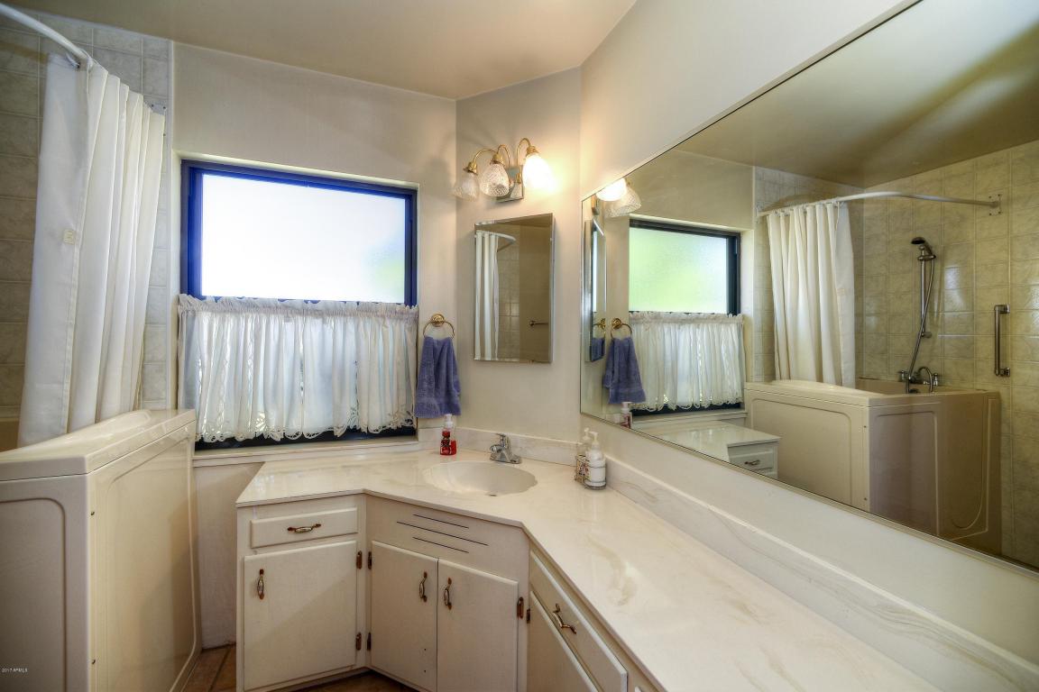 5011 E Mitchell Dr, Phoenix, AZ 85018 photo 11