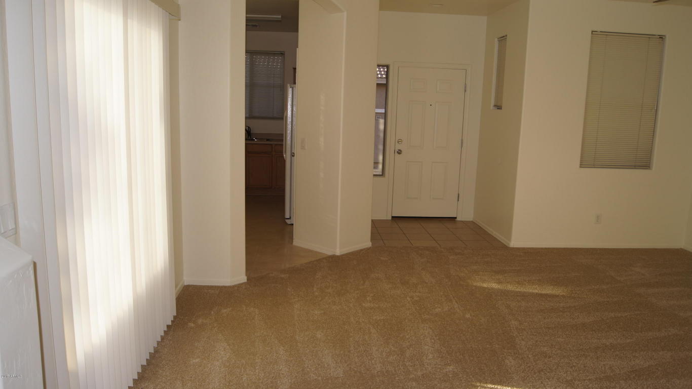 1917 Emily Ln, Gilbert, AZ 85295 photo 3