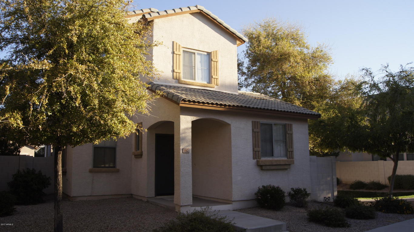 1917 Emily Ln, Gilbert, AZ 85295 photo 1