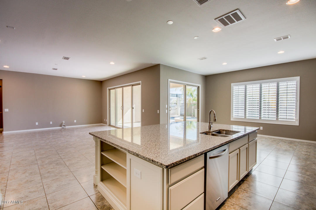 3299 E Magnolia Dr, Gilbert, AZ 85298 photo 6