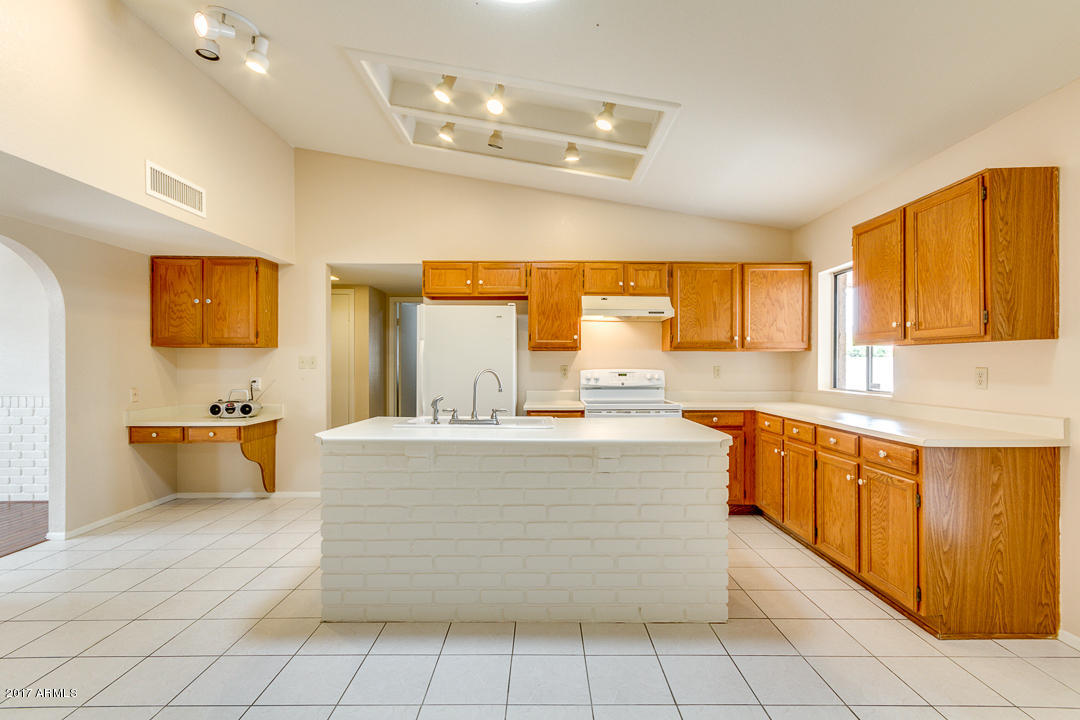 836 E Forest Hills Dr, Phoenix, AZ 85022 photo 3