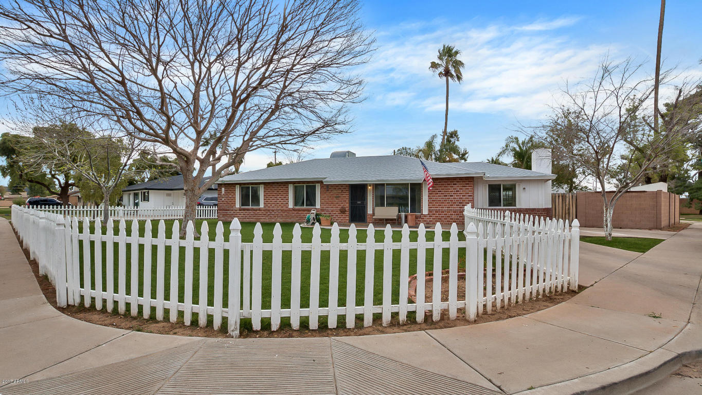 3901 E Clarendon Ave, Phoenix, AZ 85018 photo 1
