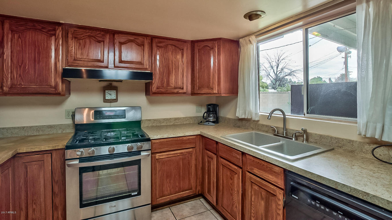 3901 E Clarendon Ave, Phoenix, AZ 85018 photo 13