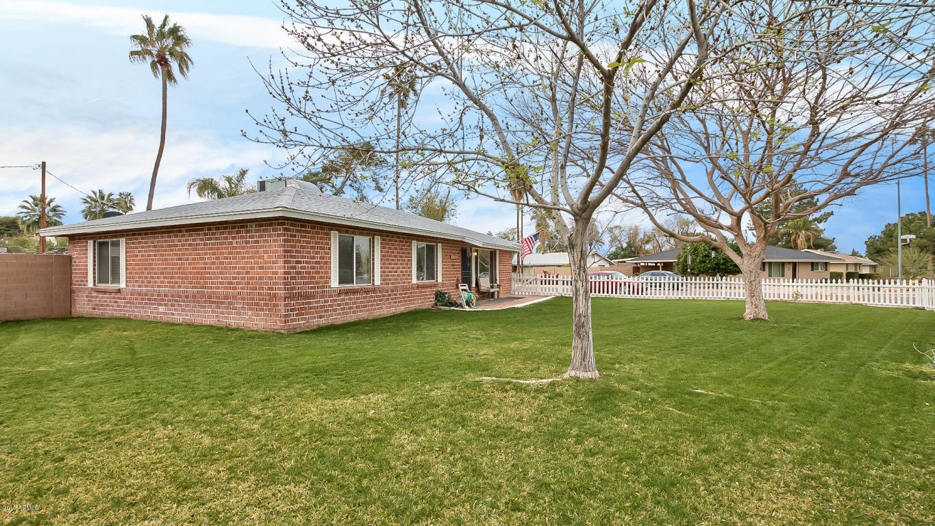 3901 E Clarendon Ave, Phoenix, AZ 85018 photo 3